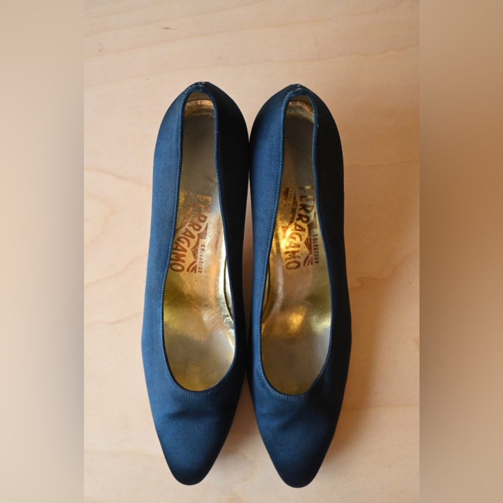 Vintage Salvatore Ferragamo Heels Pumps Blue Satin